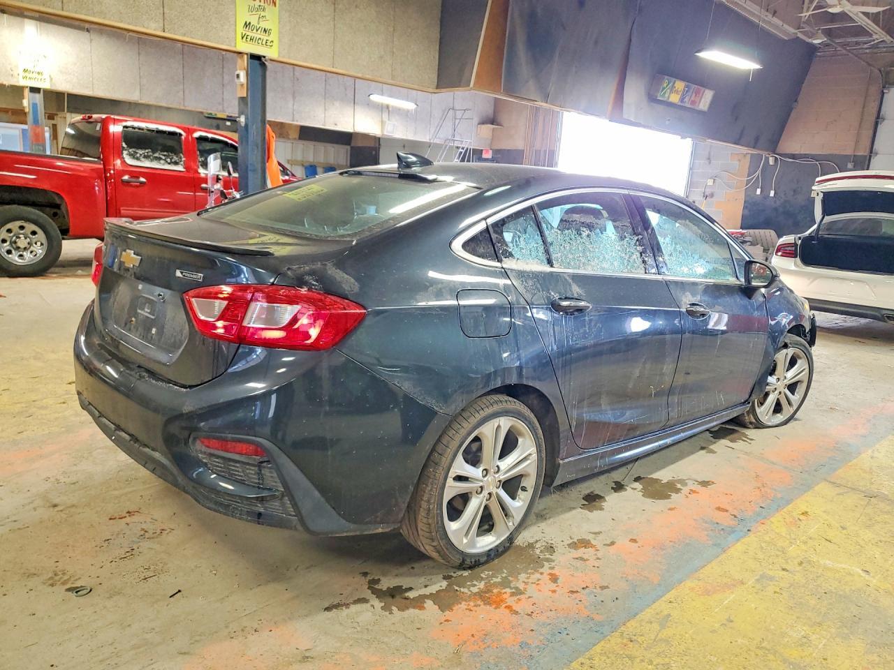 2017 Chevrolet Cruze Premier - Фото 3