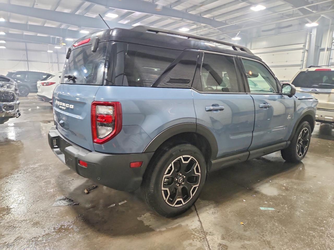 2025 Ford Bronco Sport Outer Banks - Image 3