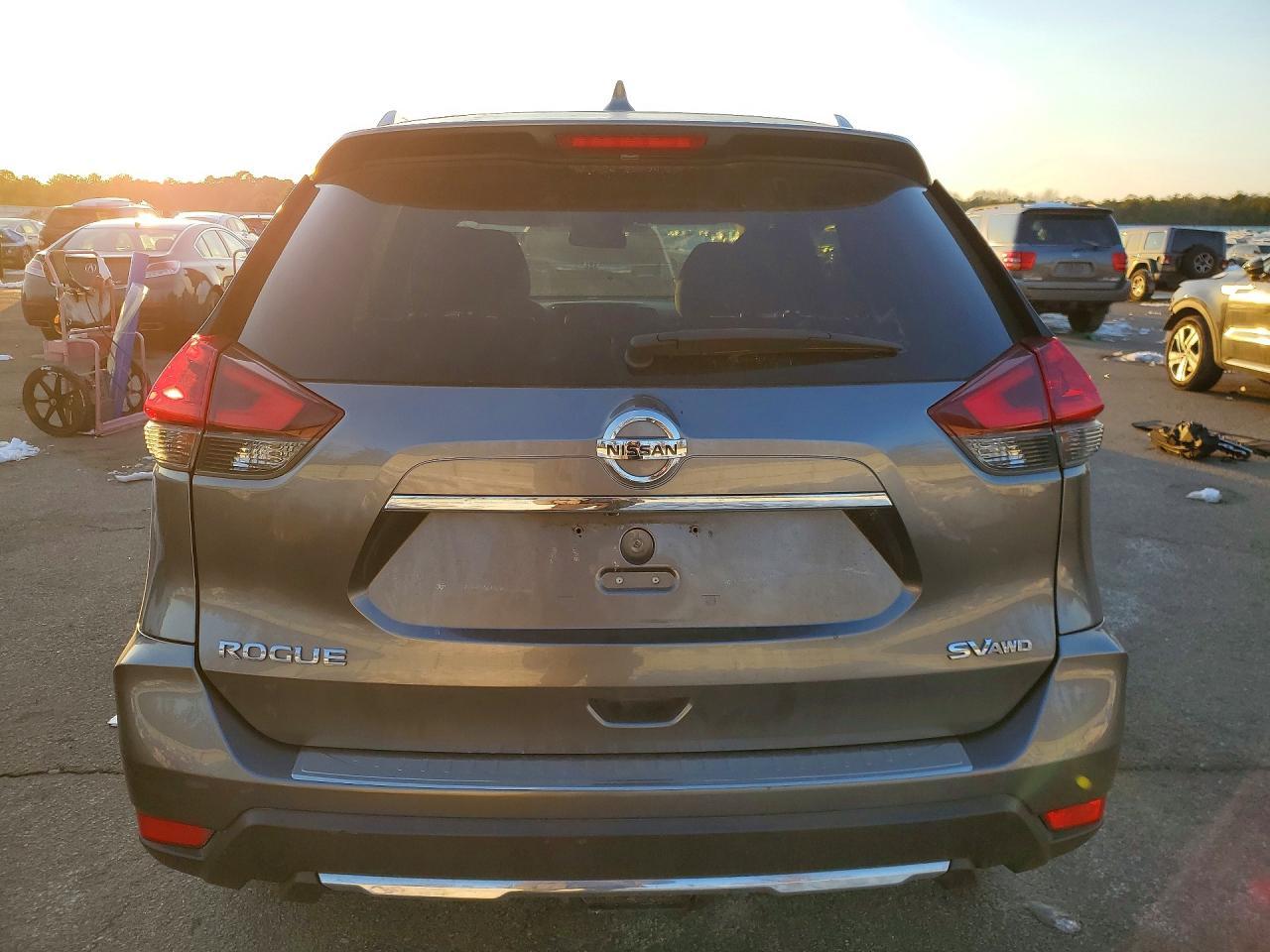 2018 Nissan Rogue S - Фото 6