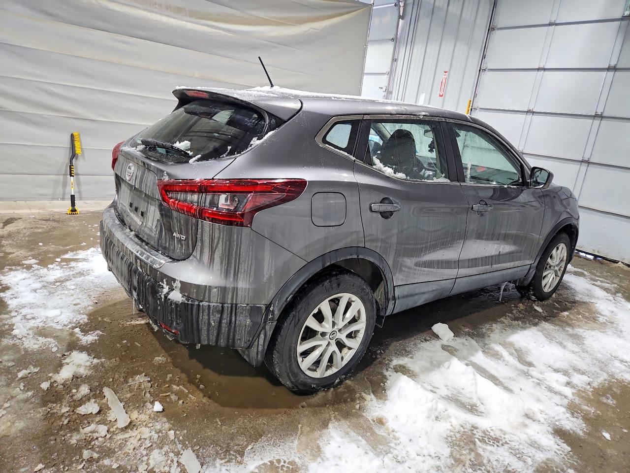 2020 Nissan Rogue Sport S - Фото 3