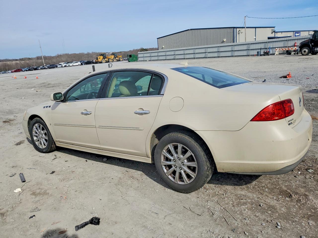 2010 Buick Lucerne Cxl - Image 2
