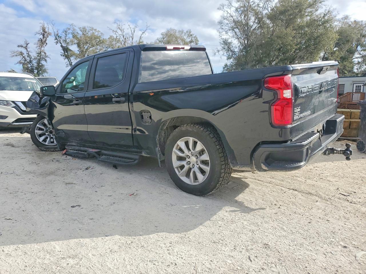 2021 Chevrolet Silverado C1500 Custom - Фото 2
