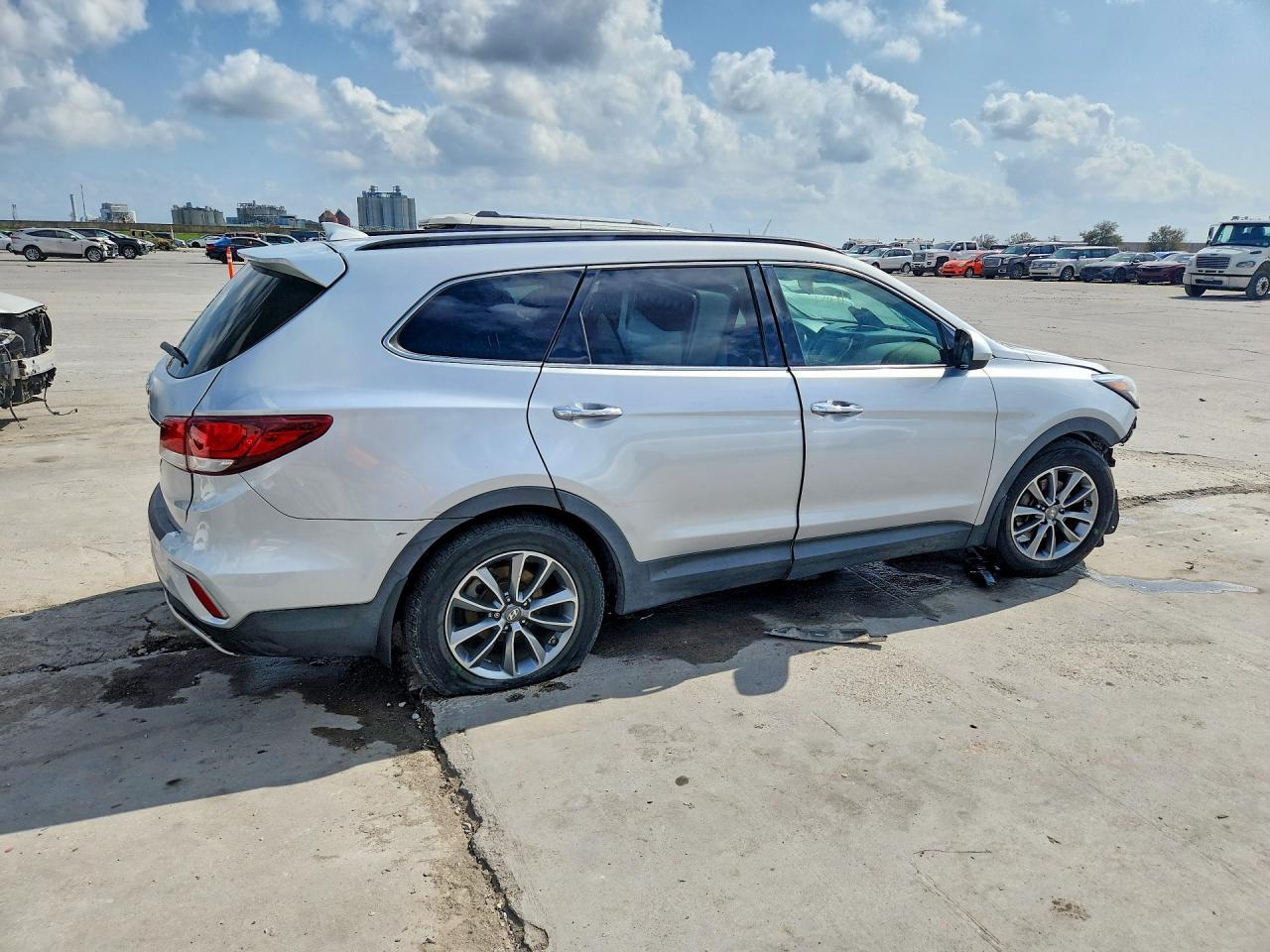 2017 Hyundai Santa Fe Se - Фото 3