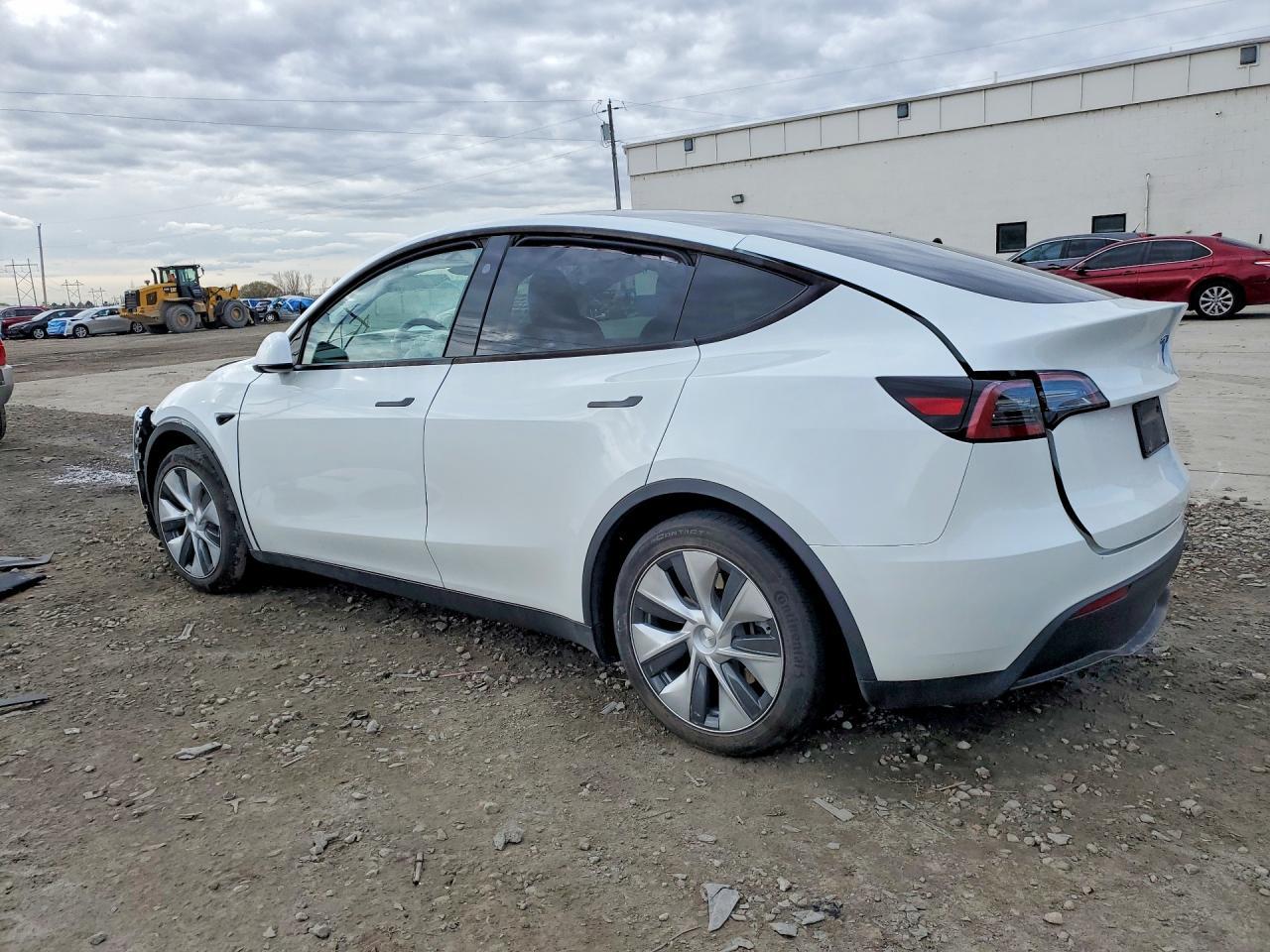 2023 Tesla Model Y - Image 2