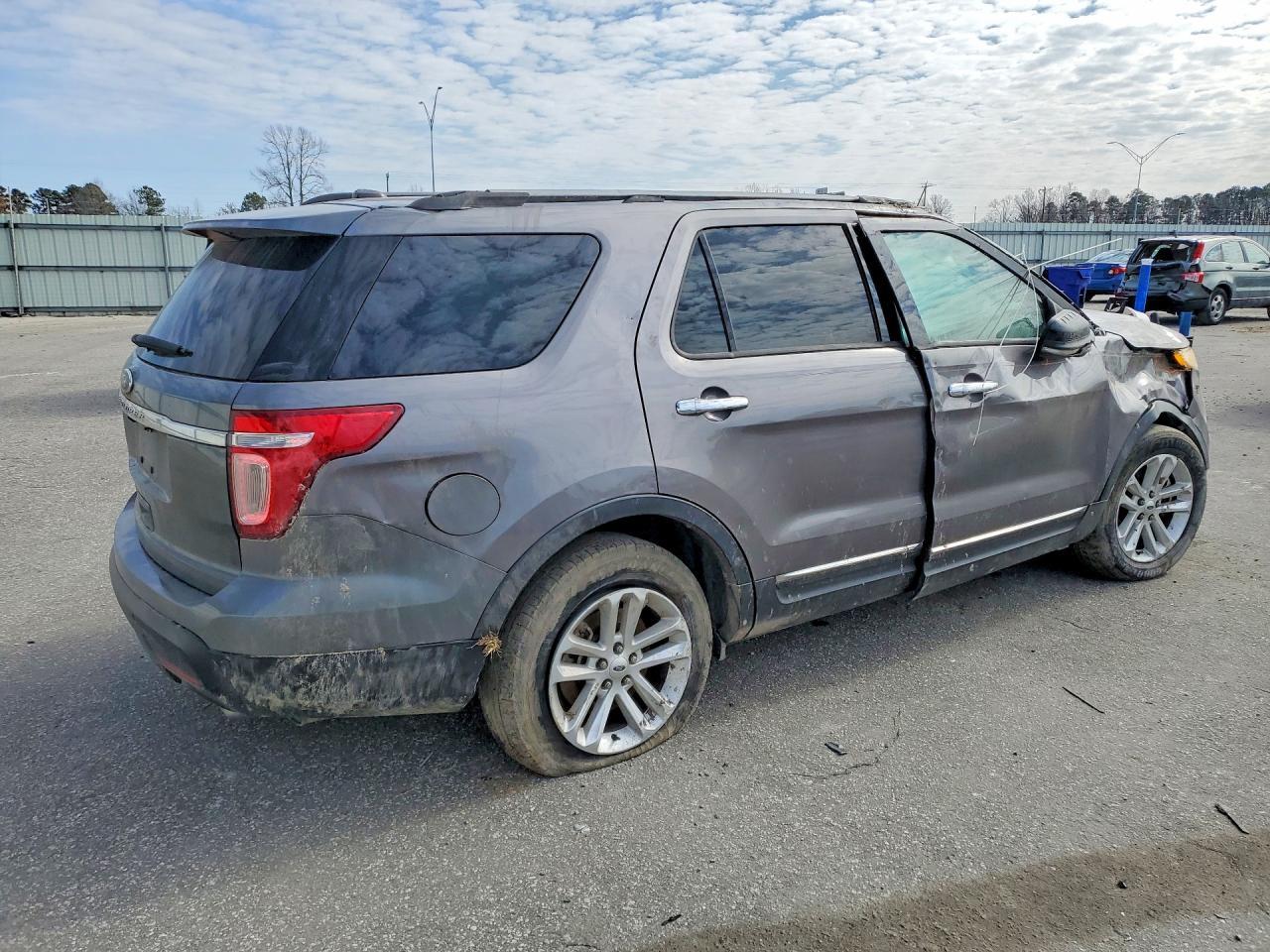 2013 Ford Explorer Xlt - Фото 3