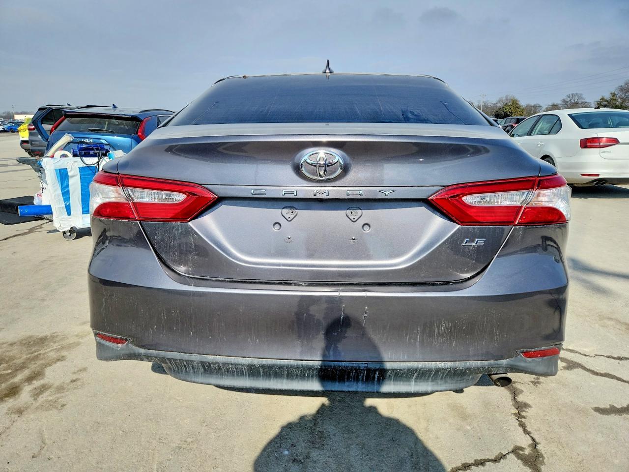 2020 Toyota Camry Le - Фото 6