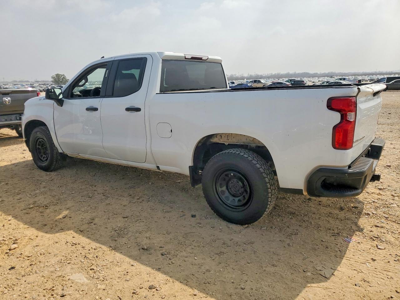 2019 Chevrolet Silverado C1500 - Image 2