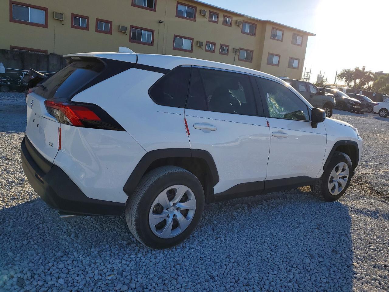 2025 Toyota Rav4 Le - Фото 3