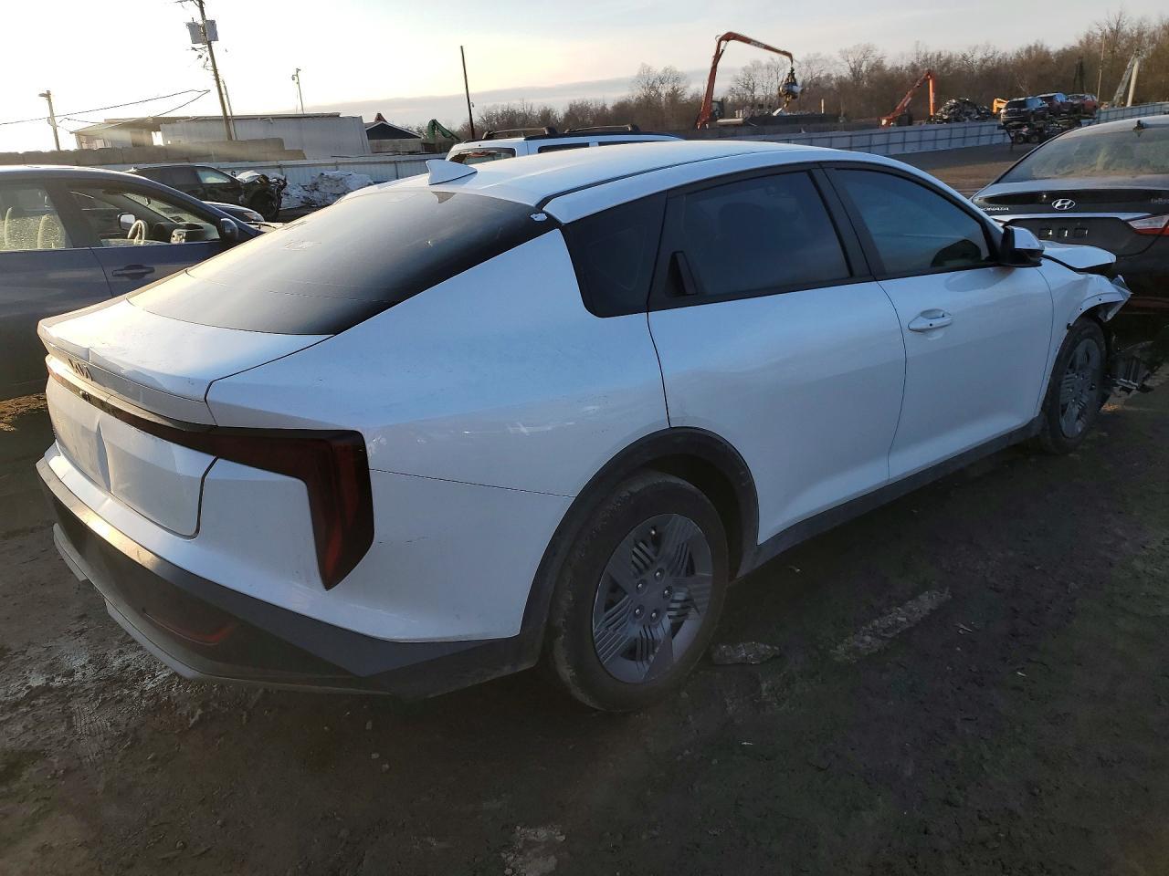 2025 Kia K4 Lx - Фото 3