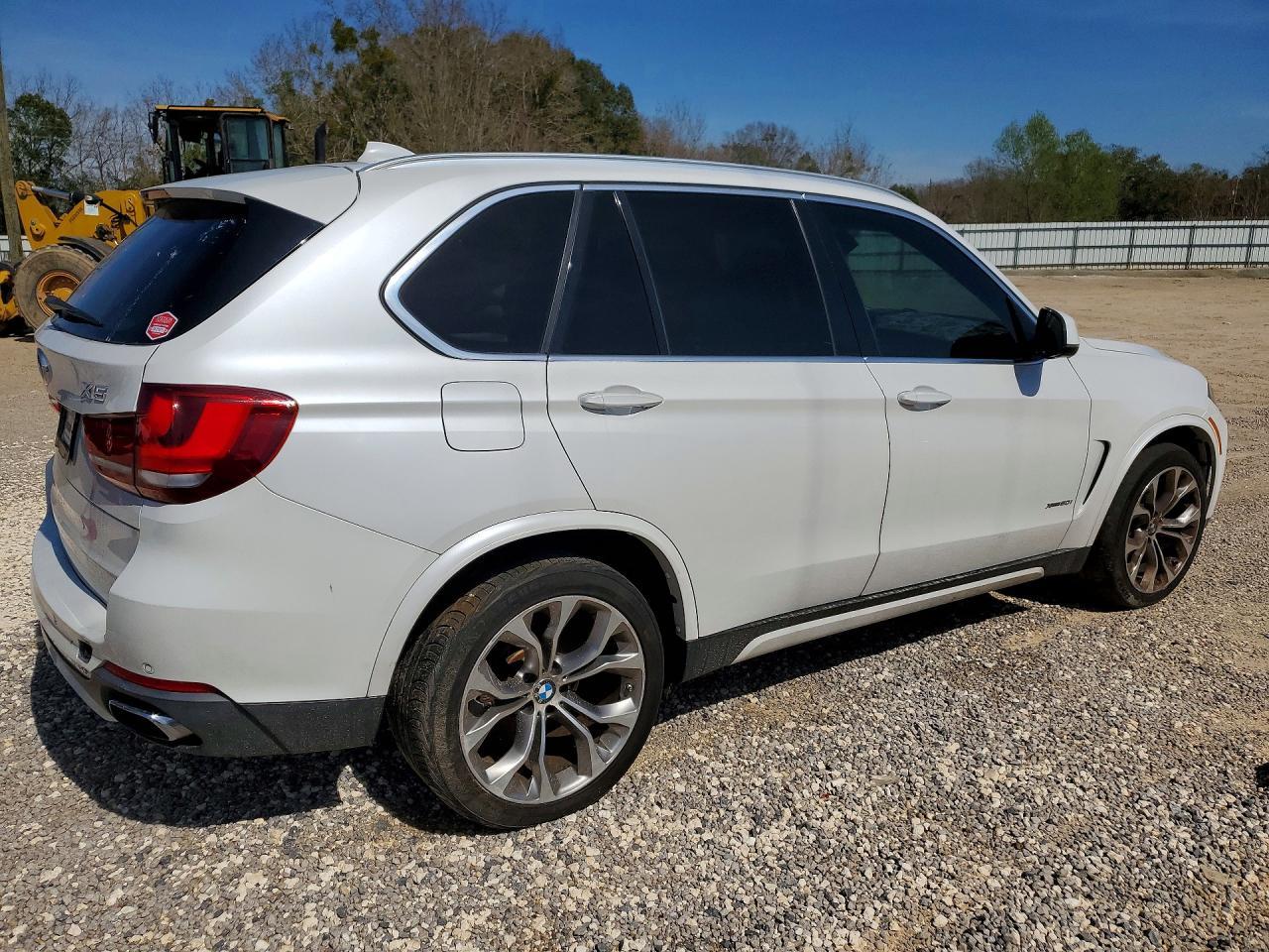2015 BMW X5 xDrive50I - Фото 3