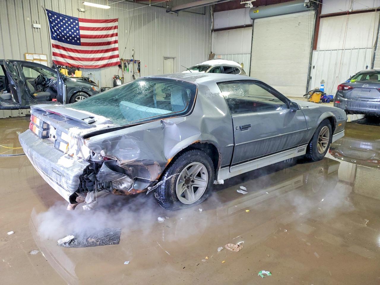 1988 Chevrolet Camaro - Фото 3