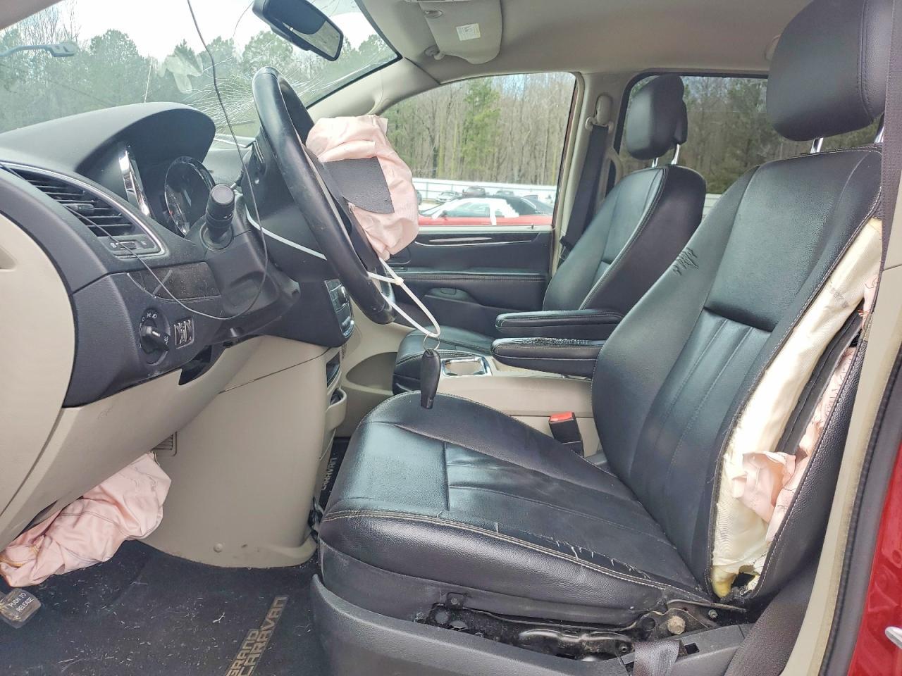 2015 Chrysler Town & Country Touring - Фото 7