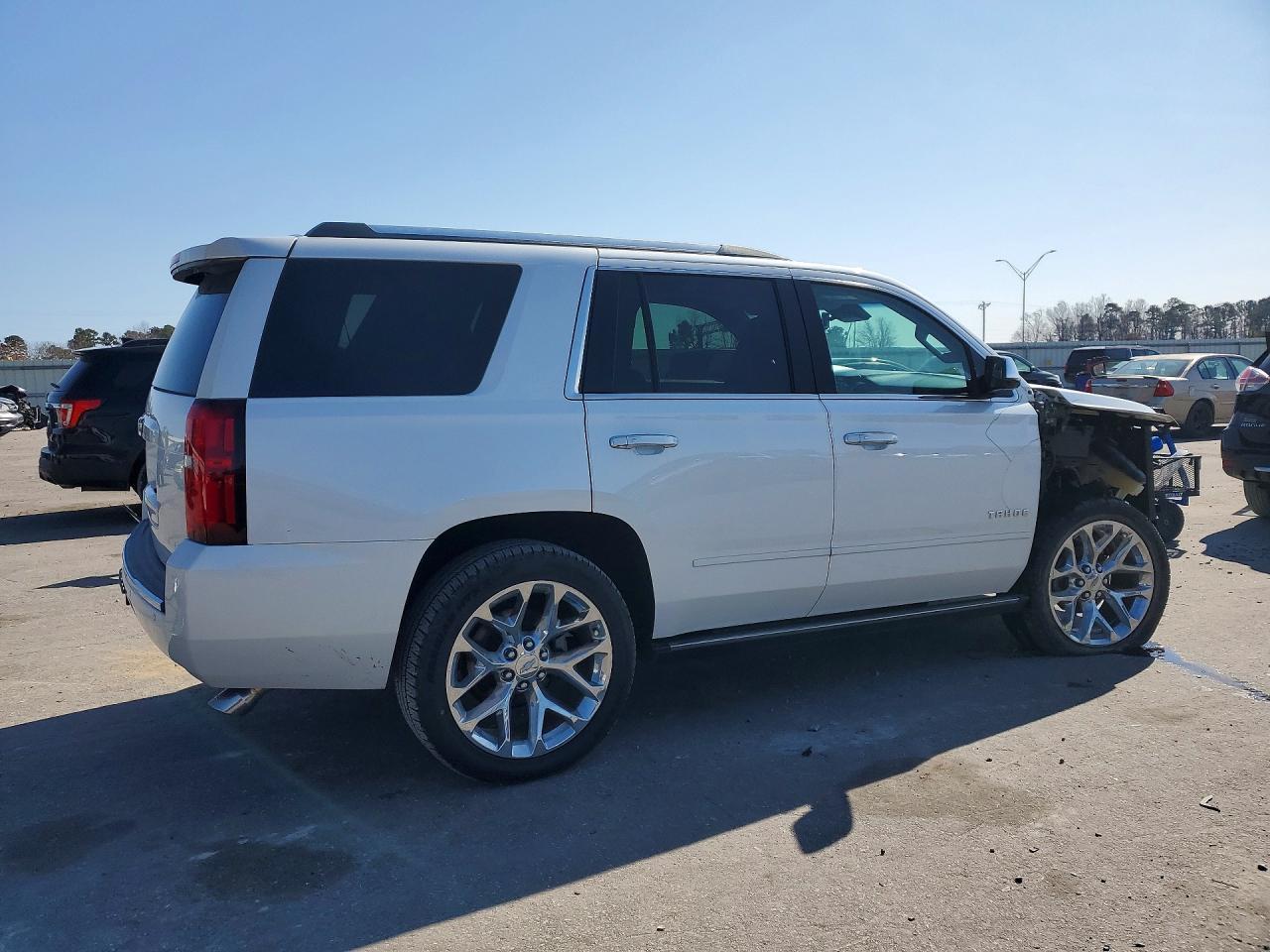 2017 Chevrolet Tahoe K1500 Premier - Фото 3