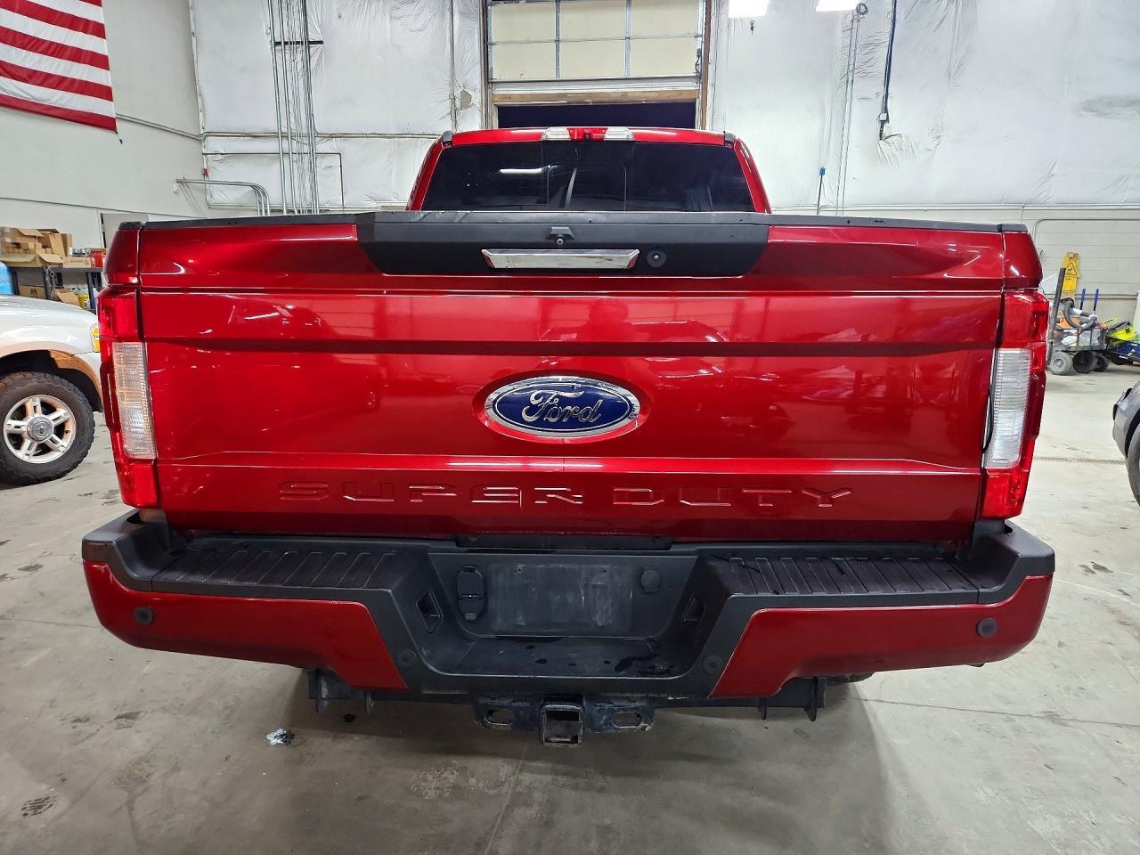 2019 Ford F250 Super Duty - Фото 6