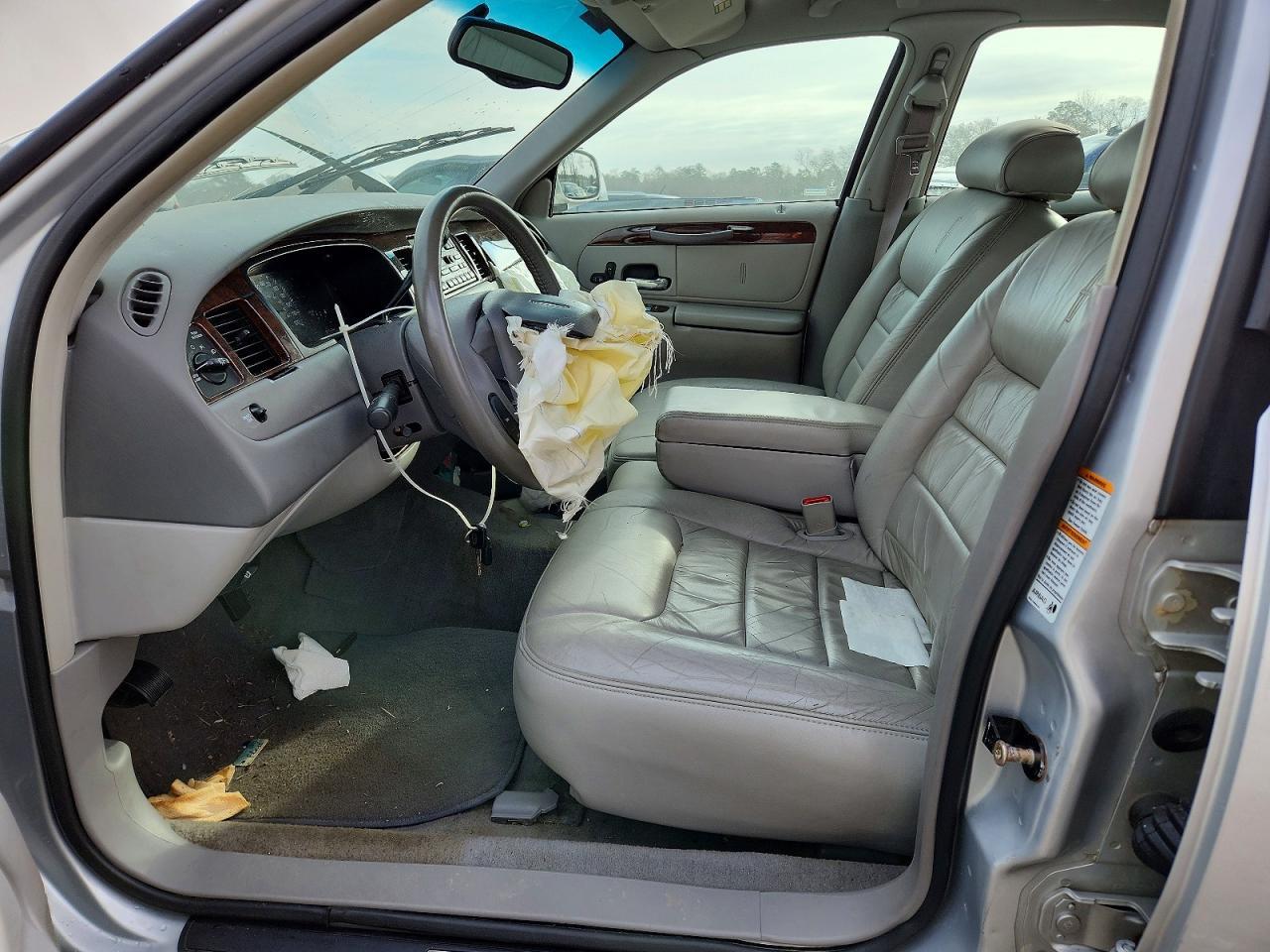2000 Lincoln Town Car Executive - Фото 7