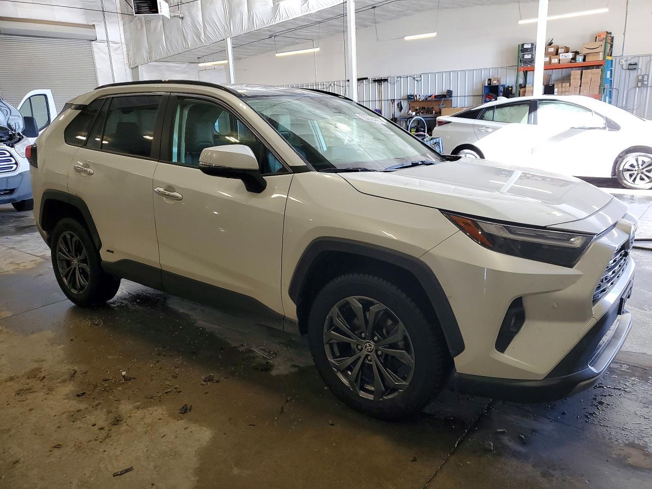2024 Toyota Rav4 Limited - Фото 4