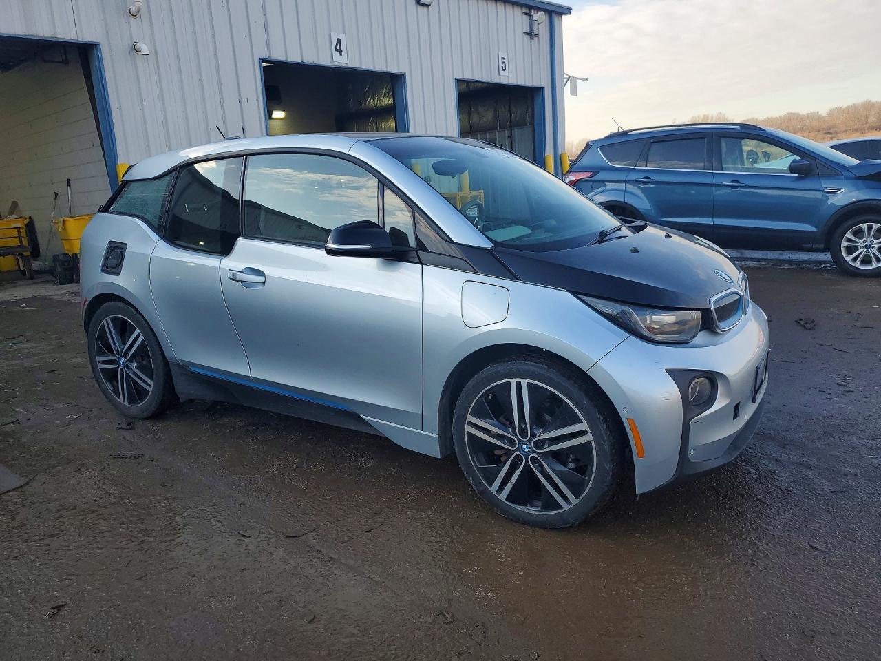 2017 BMW I3 Rex - Image 4