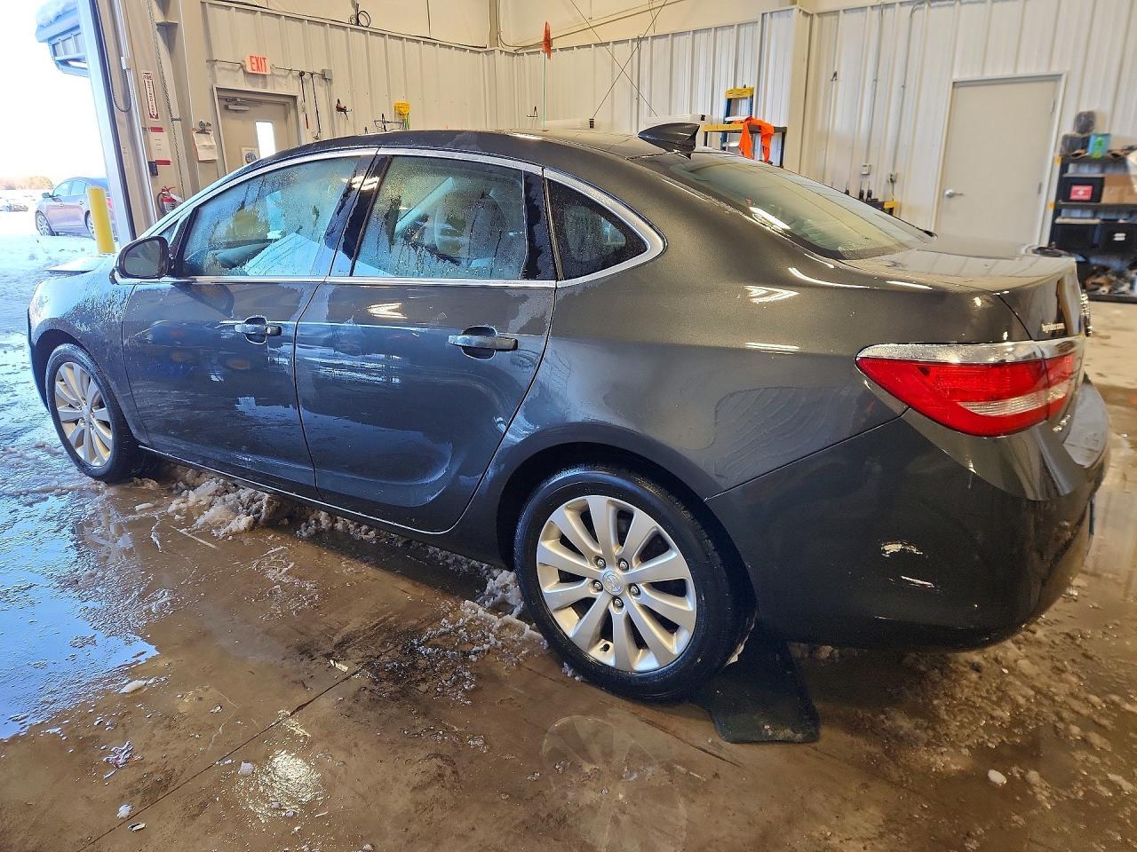 2017 Buick Verano - Фото 2