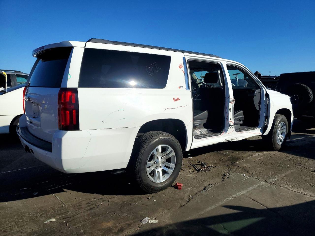2019 Chevrolet Suburban C1500 Lt - Image 3