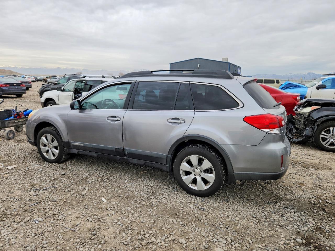 2010 Subaru Outback 2.5I Limited - Фото 2