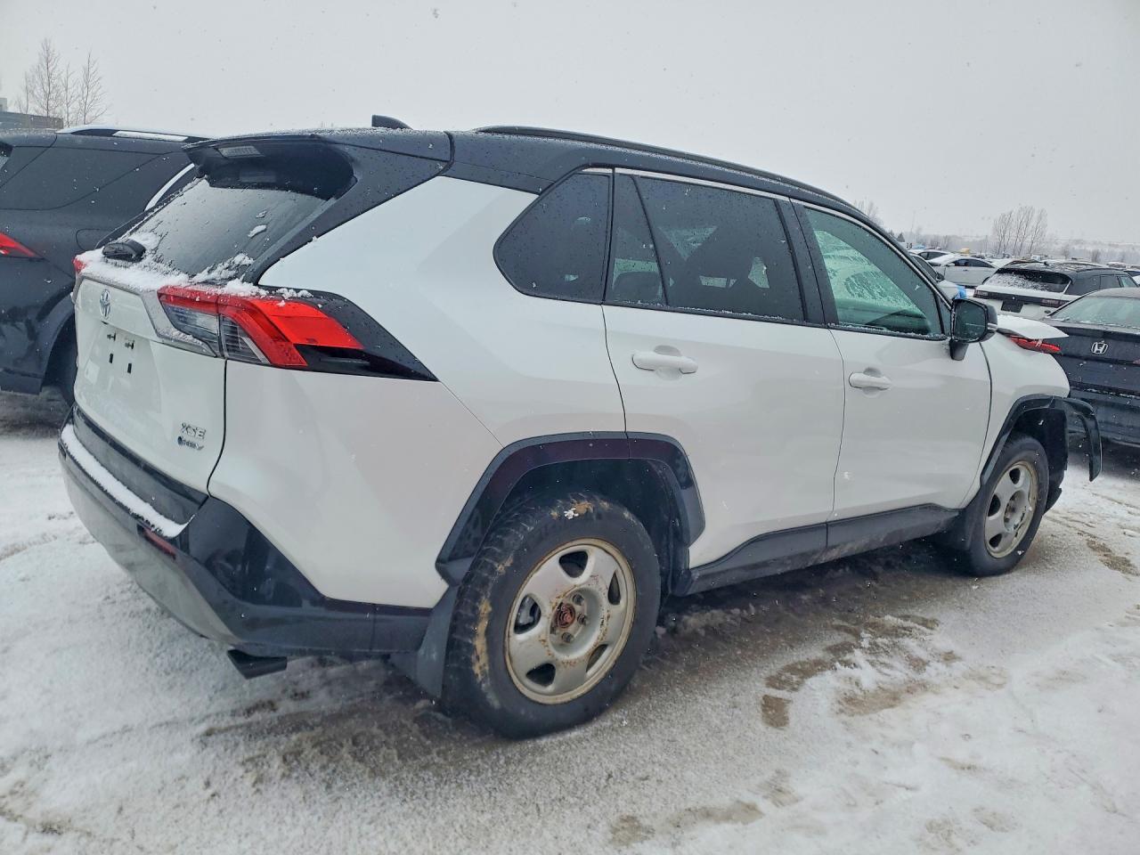 2025 Toyota Rav4 Xse - Image 3