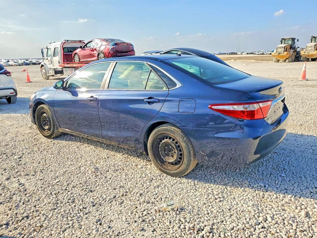 2016 Toyota Camry Le - Image 2
