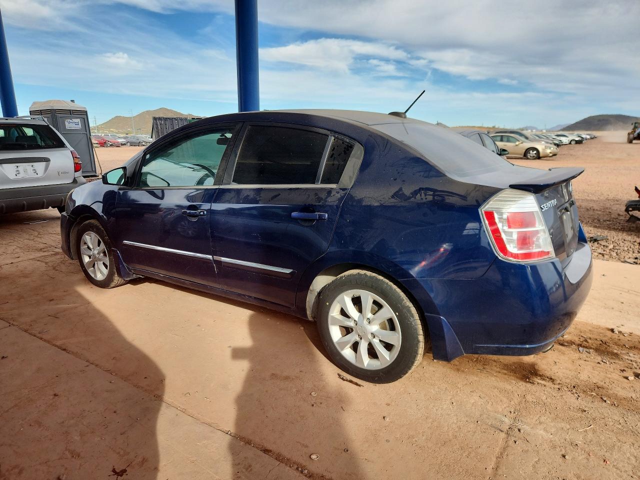 2011 Nissan Sentra 2.0 - Фото 2