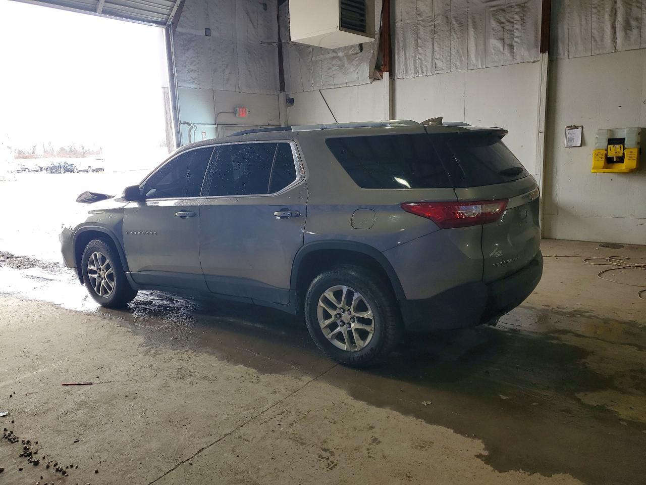 2018 Chevrolet Traverse Lt - Фото 2