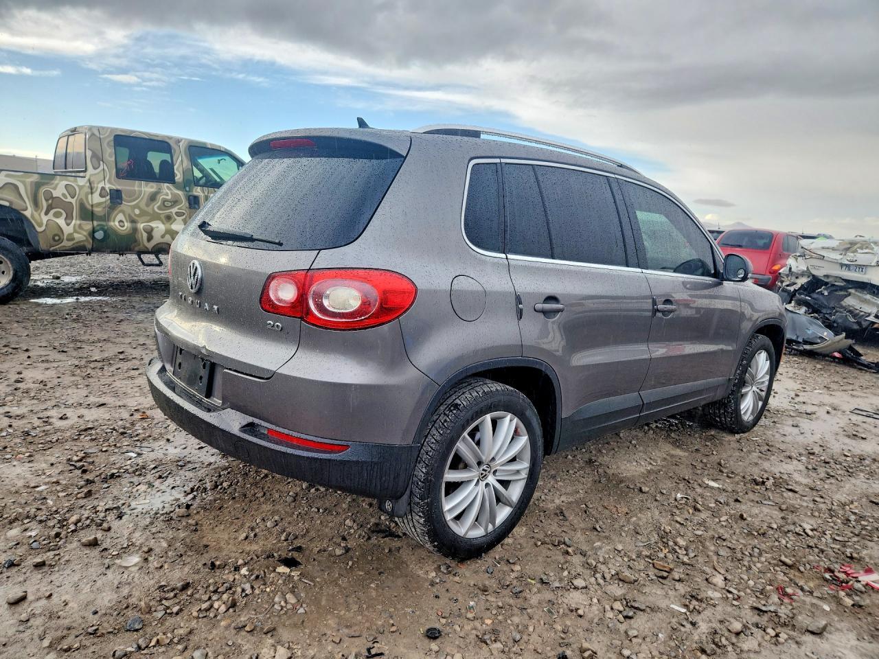 2011 Volkswagen Tiguan S - Image 3