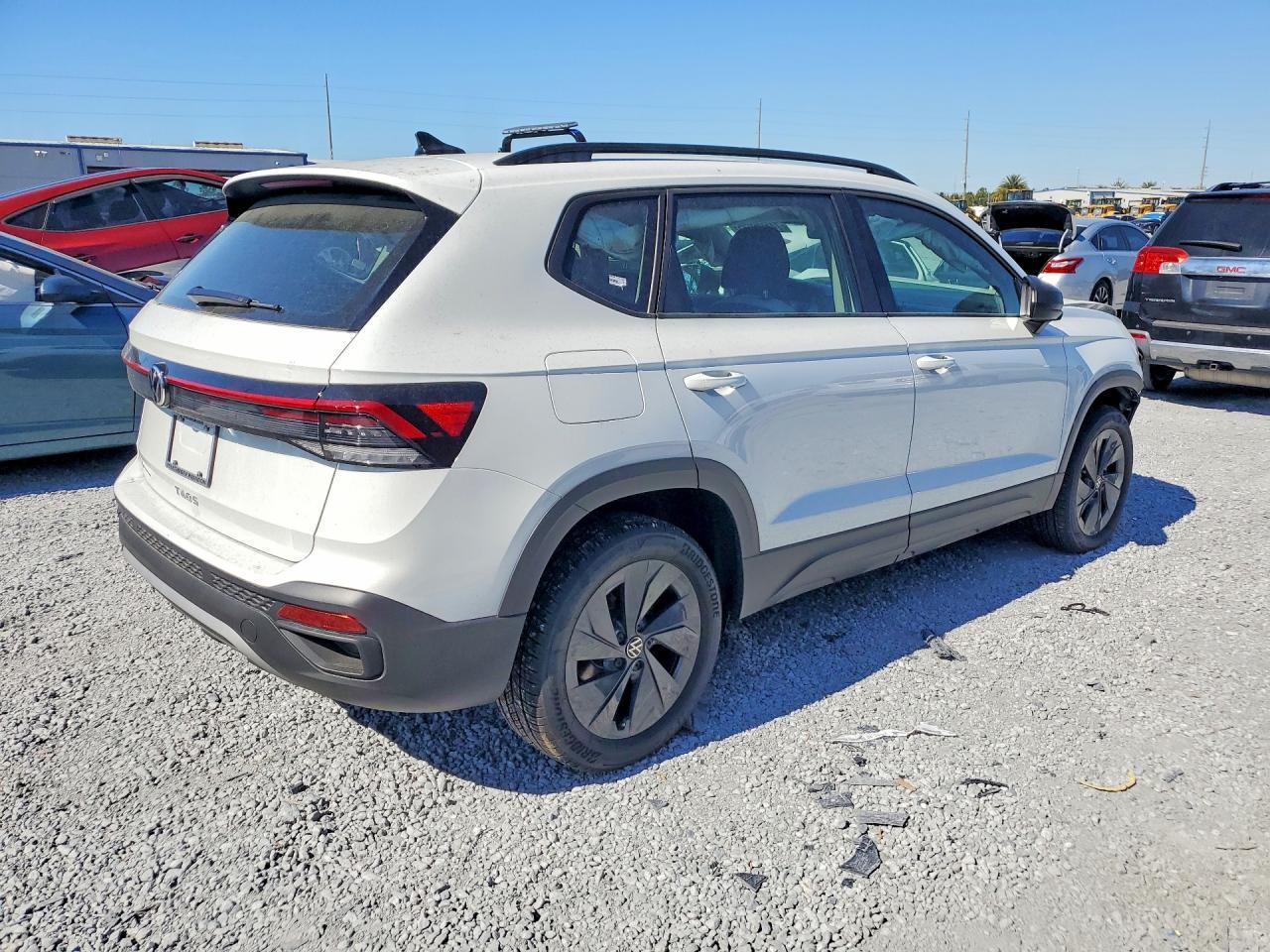 2025 Volkswagen Taos S - Фото 3