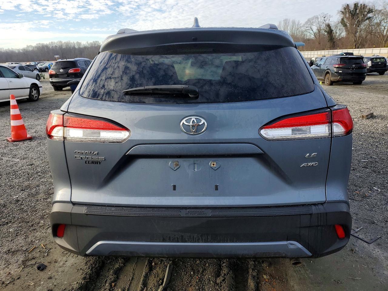 2022 Toyota Corolla Cross Le - Image 6