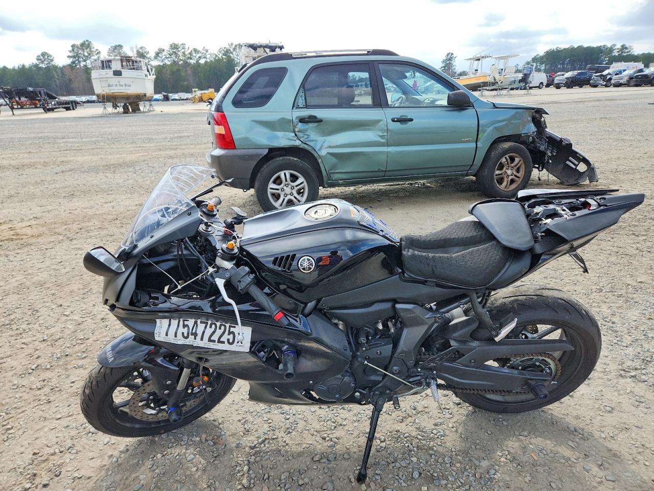 2025 Yamaha Yzfr7 - Image 3