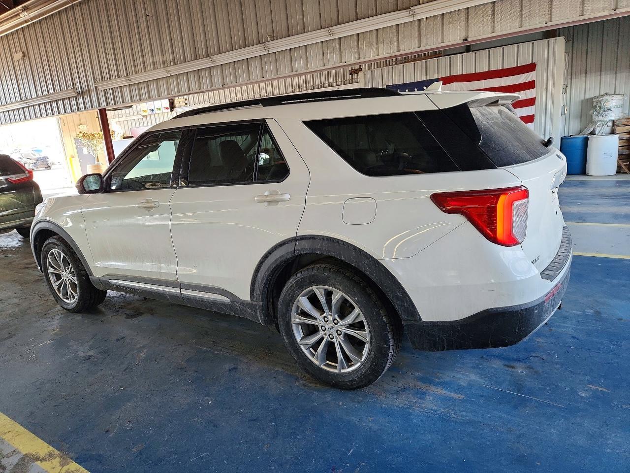 2020 Ford Explorer Xlt - Фото 2