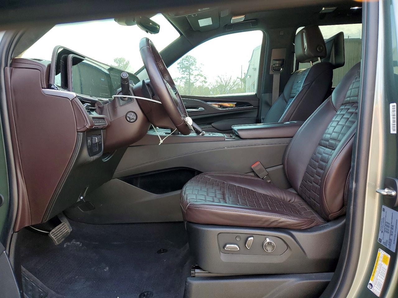 2023 Cadillac Escalade Sport Platinum - Image 7