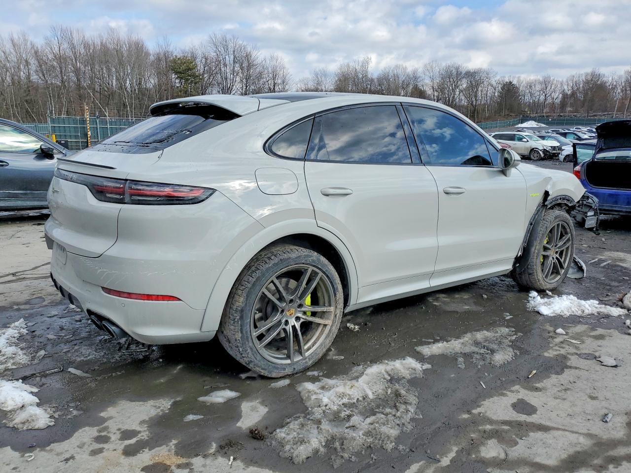 2022 Porsche Cayenne E Hybrid Coupe - Фото 3