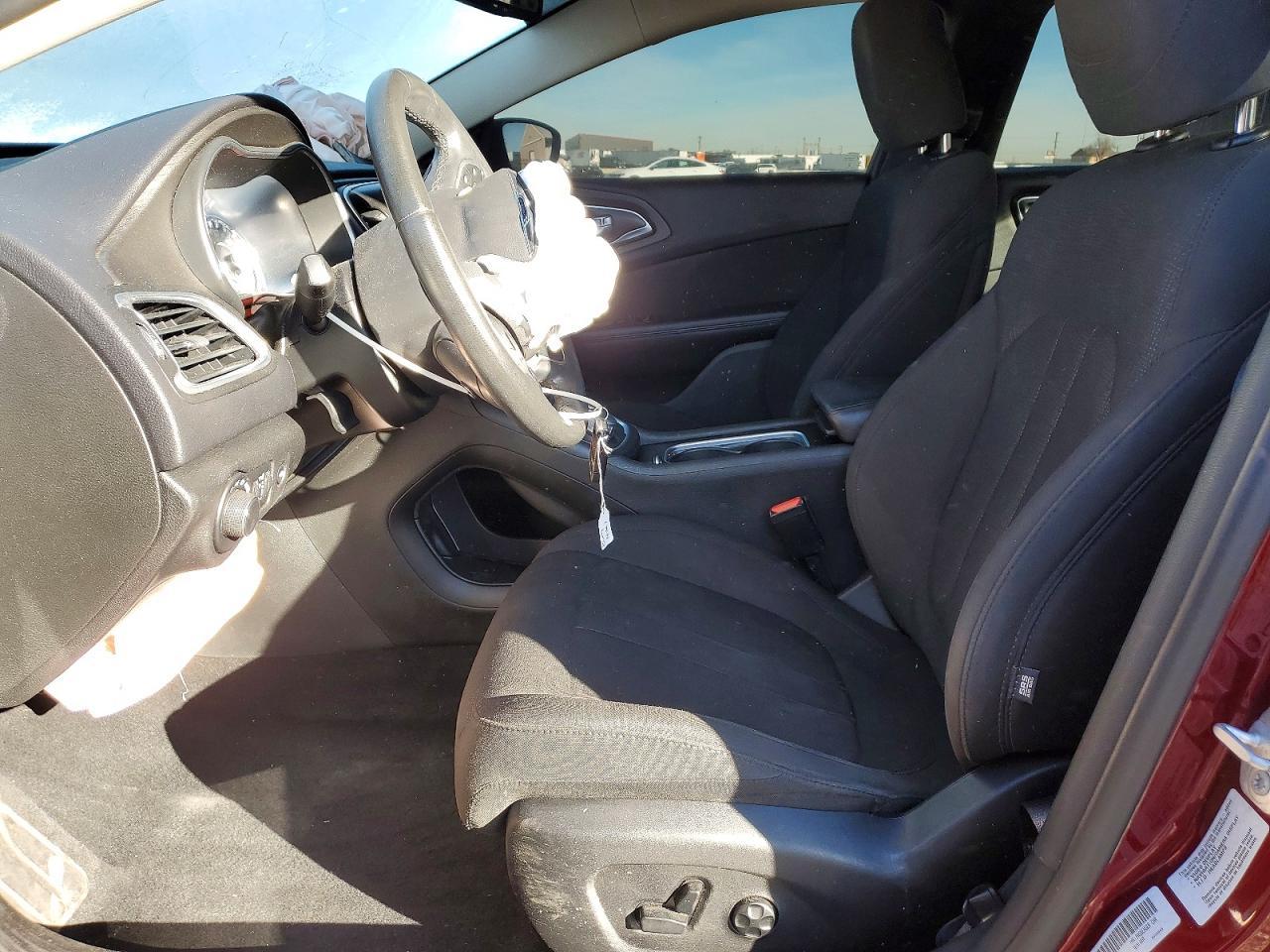 2016 Chrysler 200 Limited - Фото 7