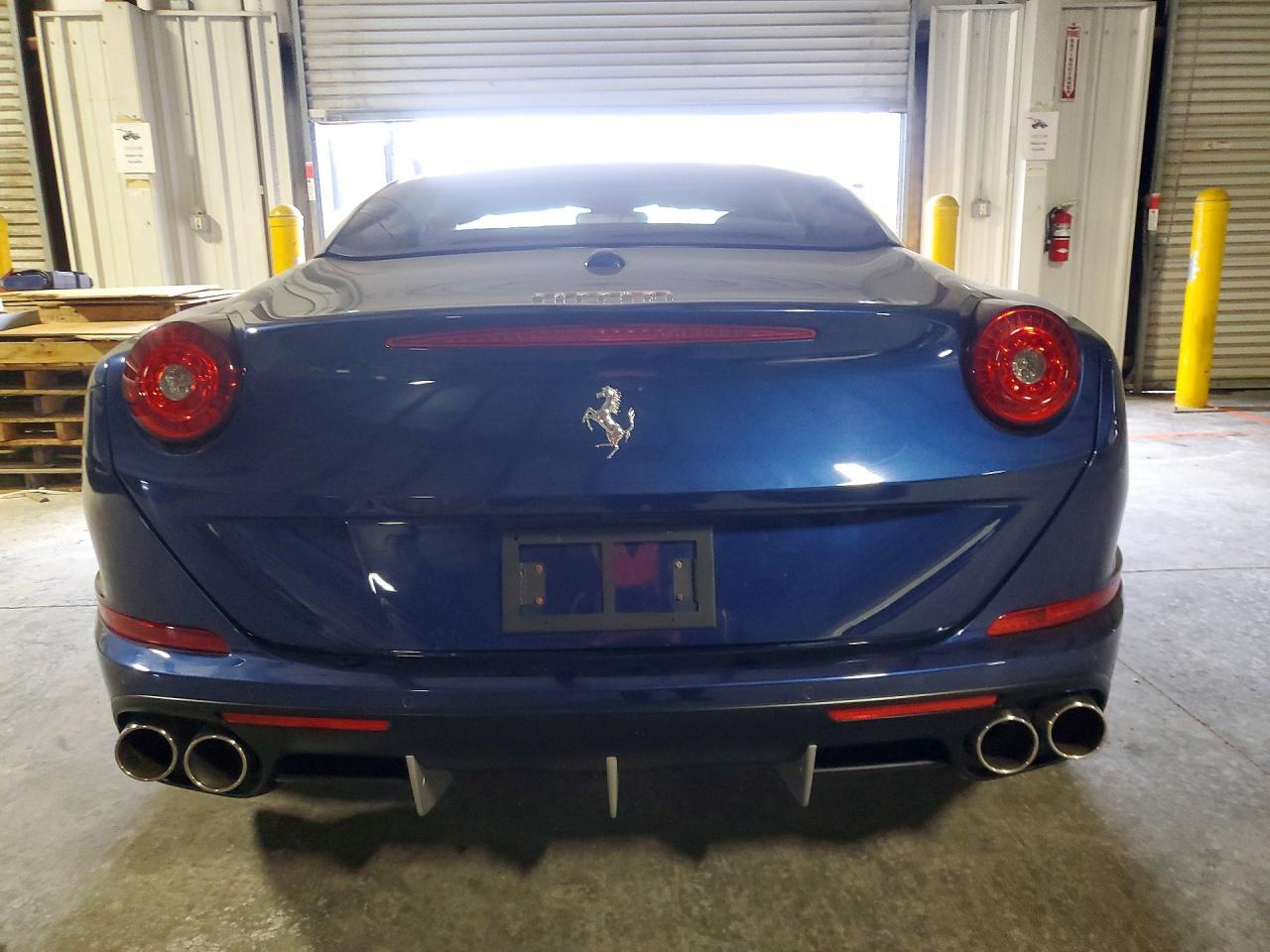 2017 Ferrari California T - Фото 6