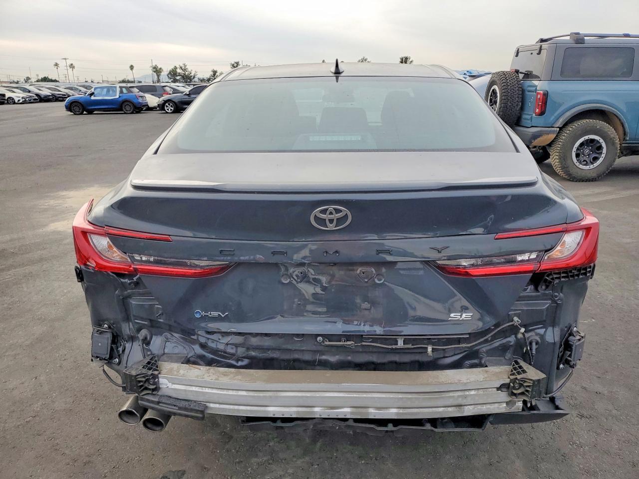 2025 Toyota Camry Se - Фото 6