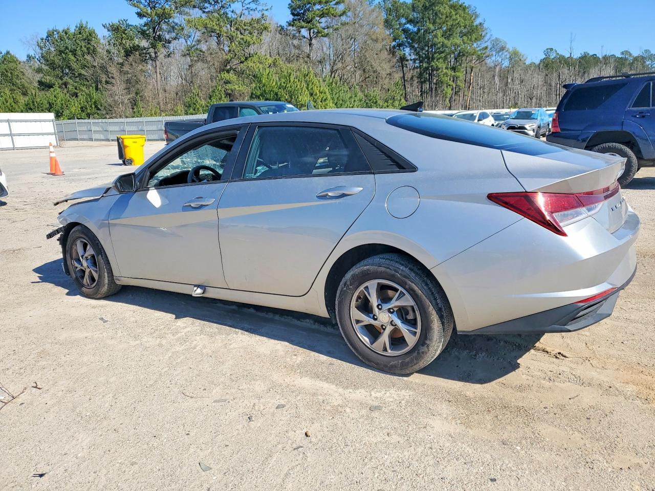 2021 Hyundai Elantra Se - Фото 2