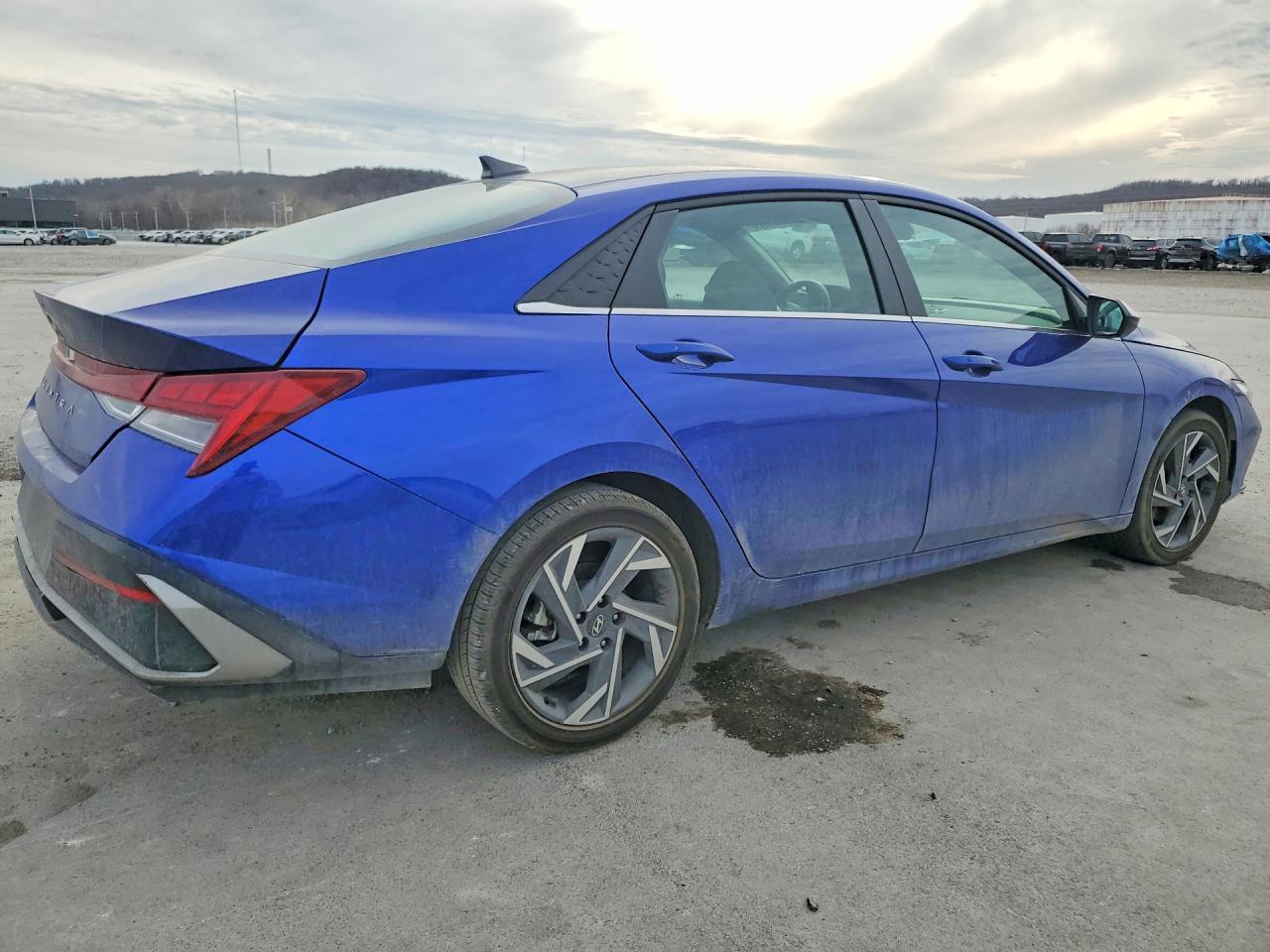 2025 Hyundai Elantra Sel - Фото 3