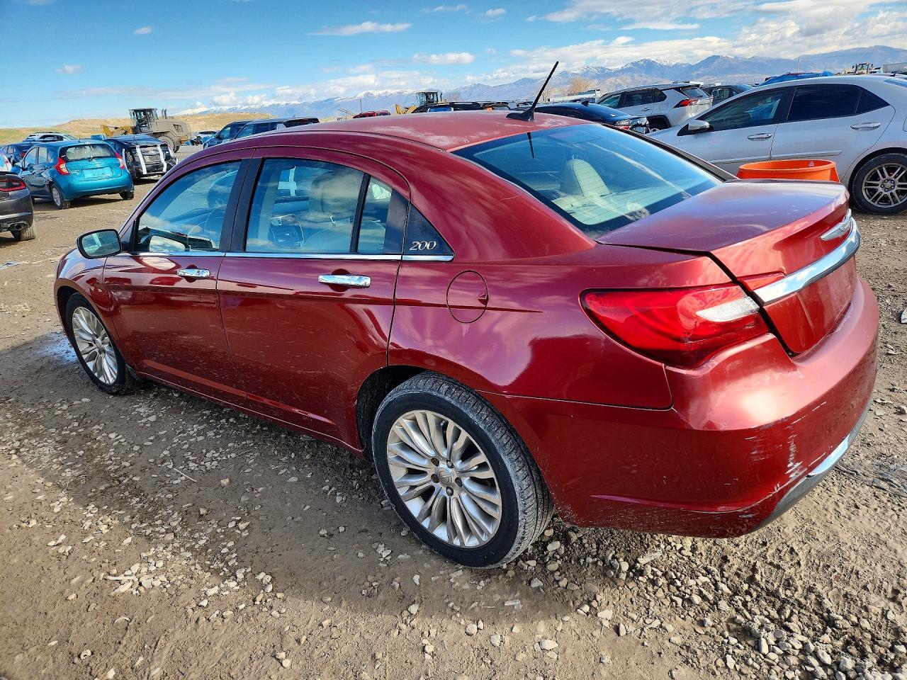 2013 Chrysler 200 Limited - Image 2