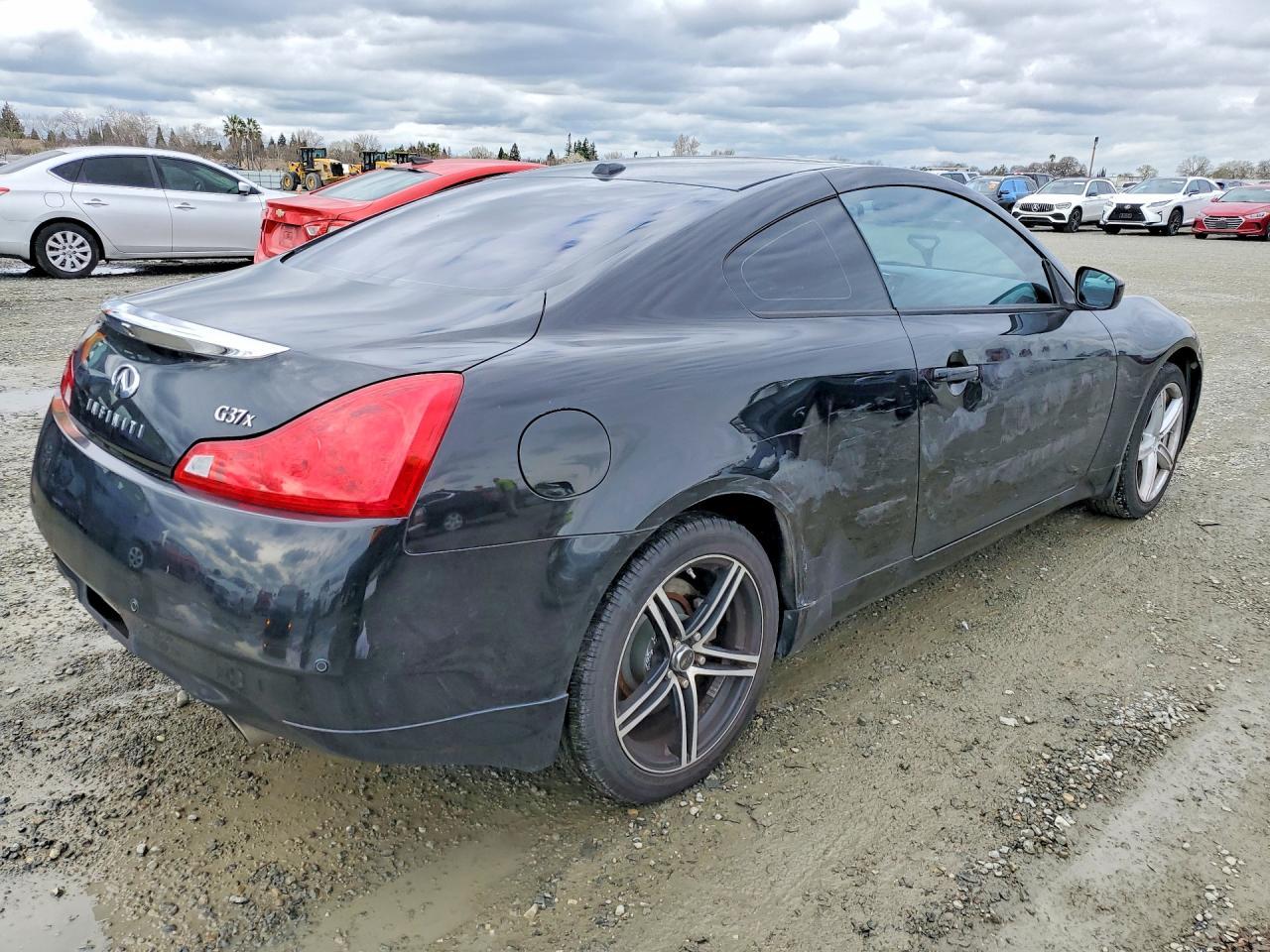2010 Infiniti G37 - Image 3