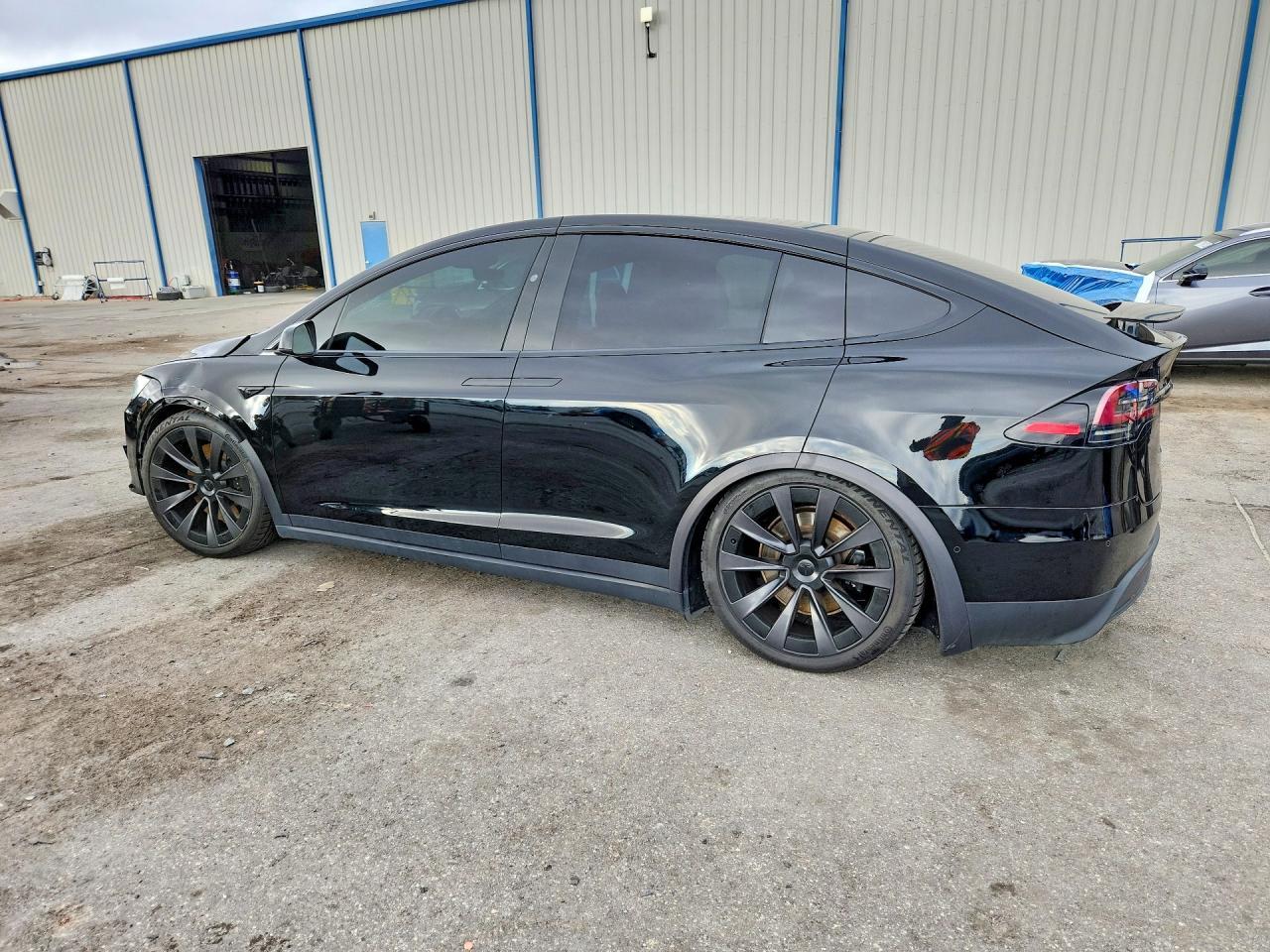 2022 Tesla Model X - Фото 2