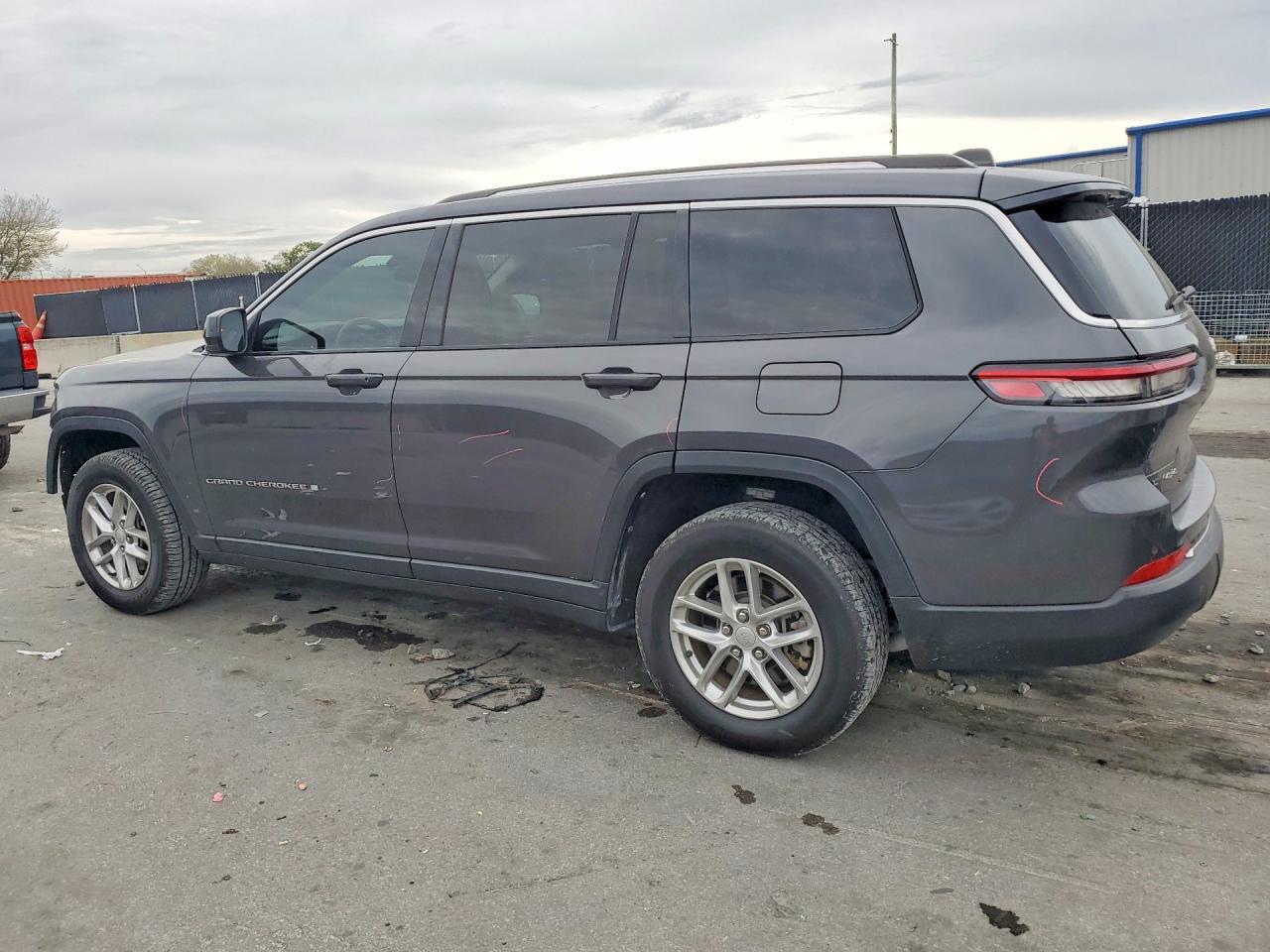 2022 Jeep Grand Cherokee L Laredo - Фото 2