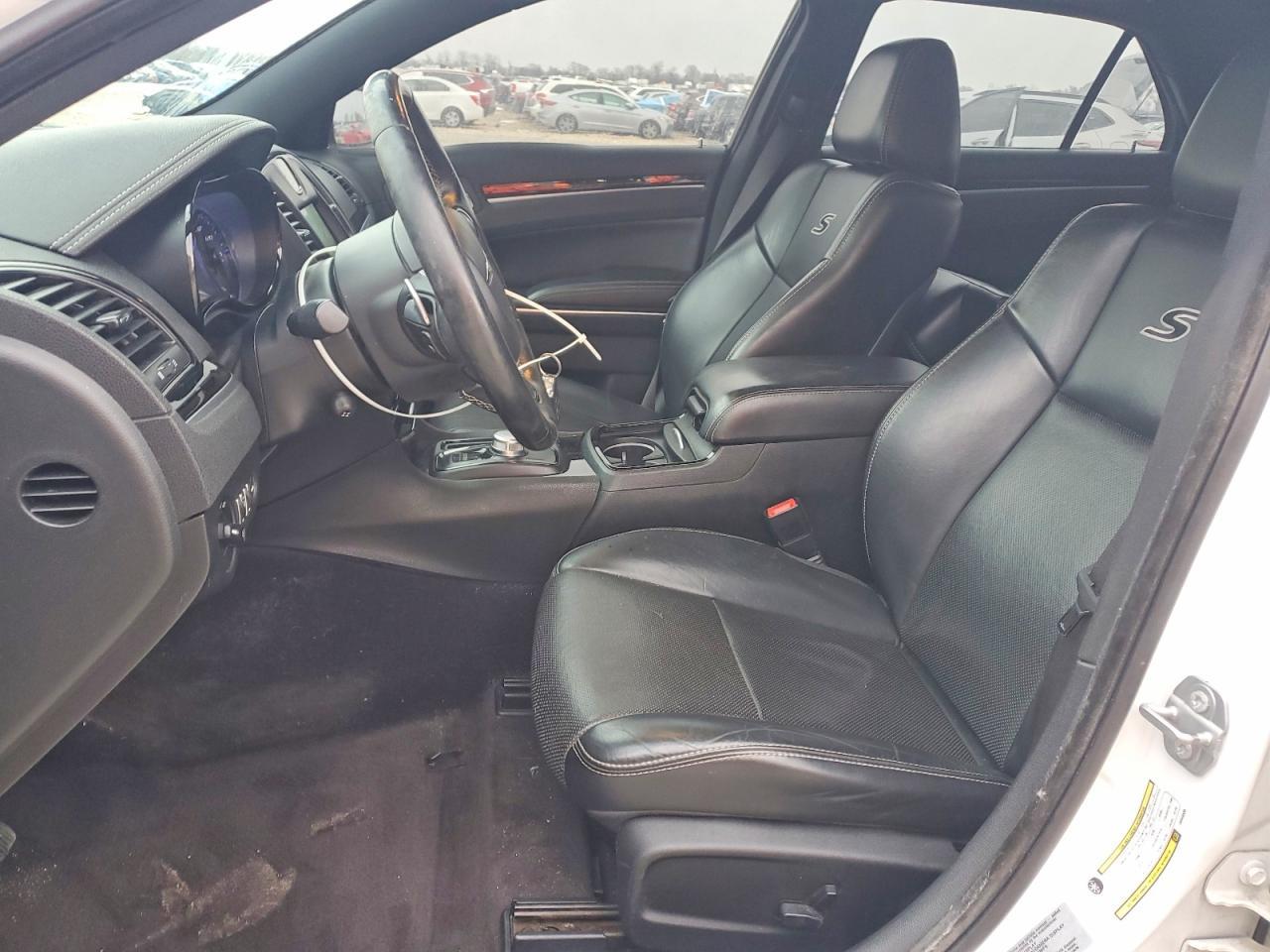 2017 Chrysler 300 S - Image 7
