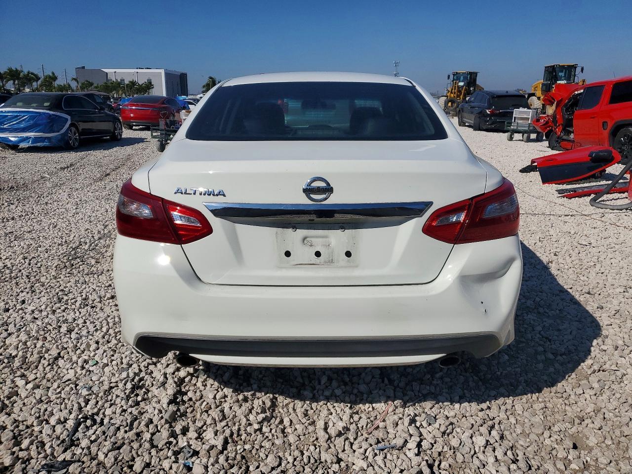 2018 Nissan Altima 2.5 S - Фото 6