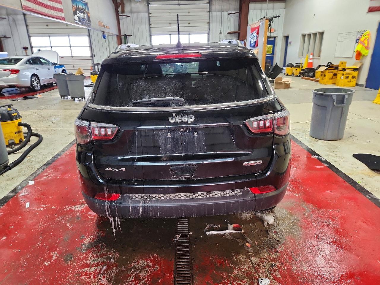 2022 Jeep Compass Latitude Lux - Image 6