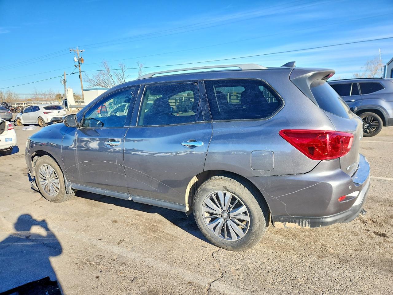 2020 Nissan Pathfinder S - Фото 2