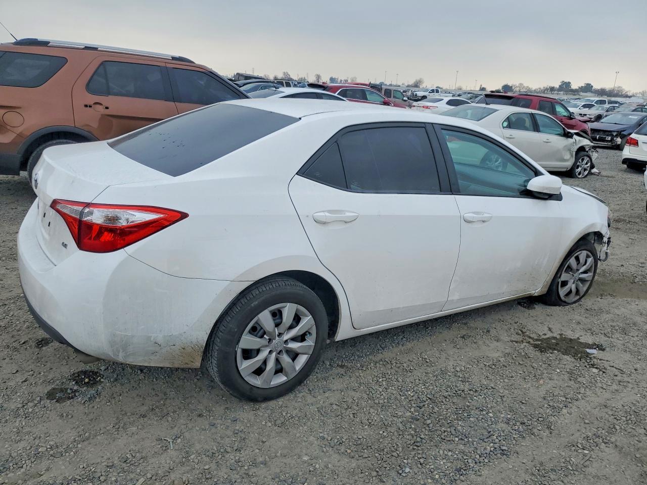 2014 Toyota Corolla Le - Фото 3