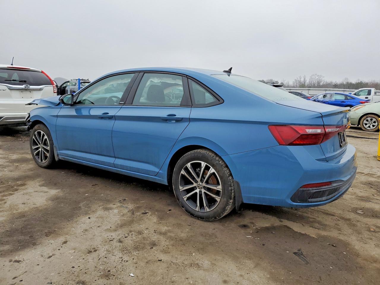 2025 Volkswagen Jetta Sport - Фото 2